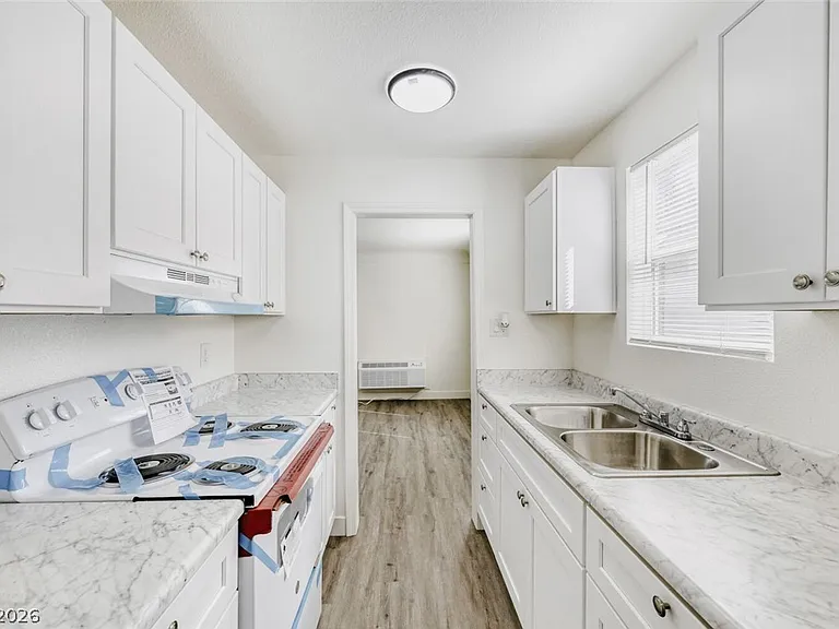 1014 N 4th St #1-10 — Photo 15