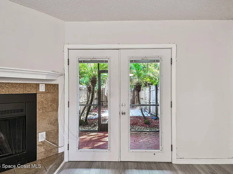 3687 Royal Oak Dr #6 — Photo 3