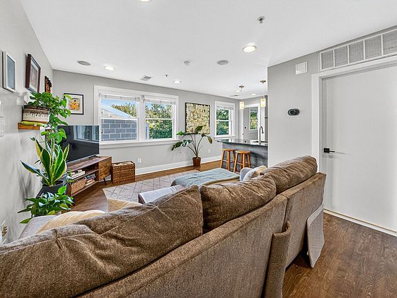 4th image of 2608 Sherman Ave NW #303
