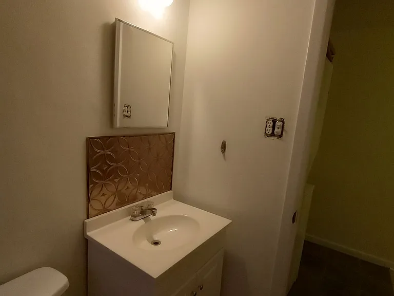 936 Fortwood St #A — Photo 11