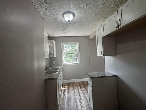 4th image of 1335 E 25th Ave