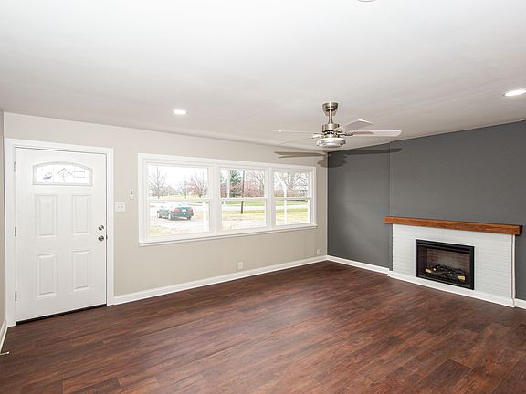 3rd image of 3316 E Hanna Ave