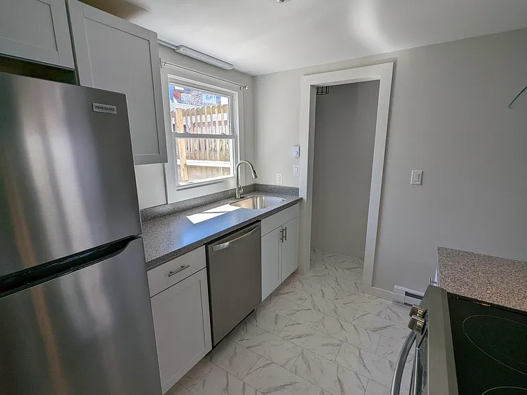 562 S Willard St — Photo 12