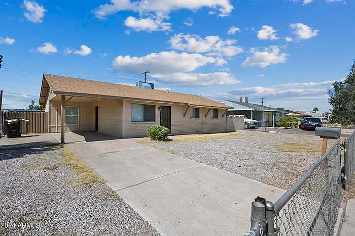 3 bed, 1.5 bath, 1110 sqft, $1,260 — Photo 1