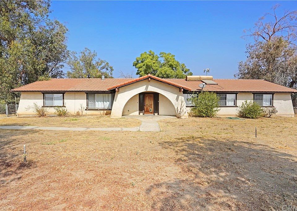1st image of 26930 Fir Ave