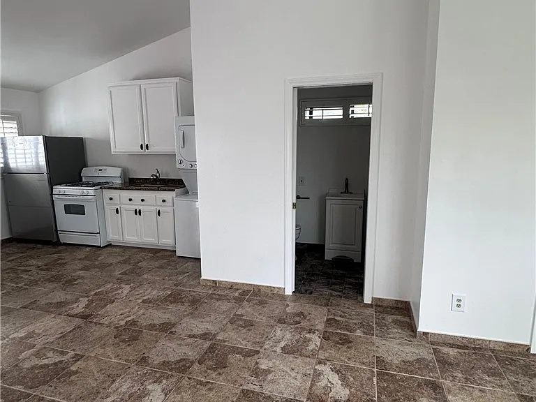 721 Avenue D #BACK — Photo 4