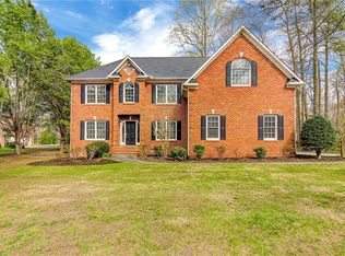 8605 Case Ridge Dr, Oak Ridge, NC 27310