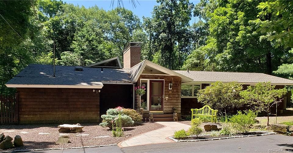 2nd image of 27 Greenridge Ln