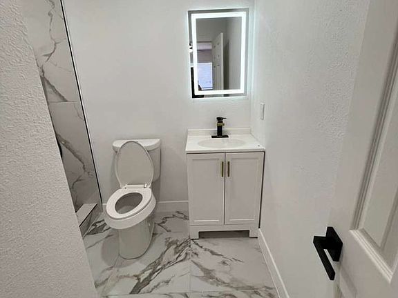 5th image of 2413 Brewster St