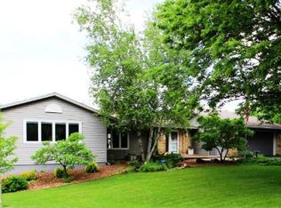 12810 Meadow Cir, Minnetonka, MN 55305