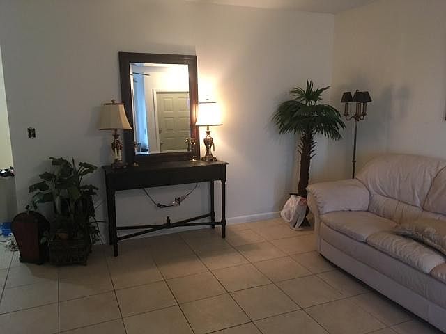 2nd image of 910 Andalusia Blvd