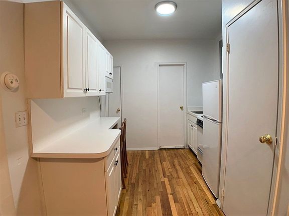 5th image of 242 E 77th St APT 3RE