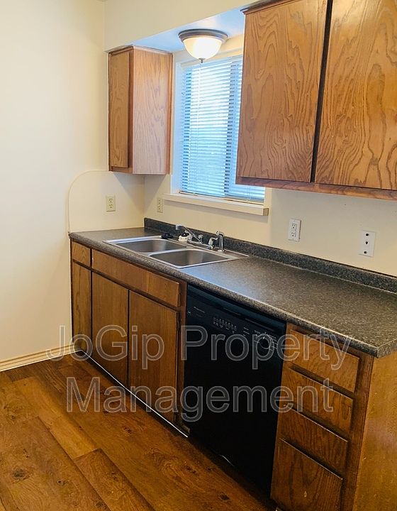 1st image of 3125 Tudor Ln