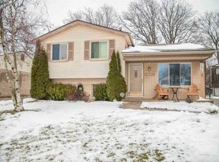 39672 Chart St, Harrison Township, MI 48045