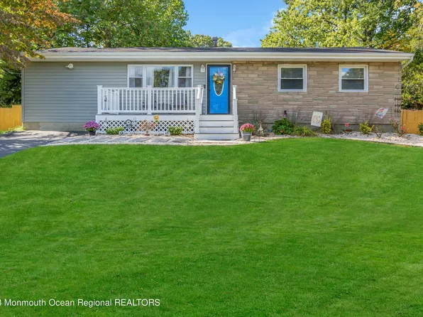 52 Redwood Place, Jackson, NJ 08527