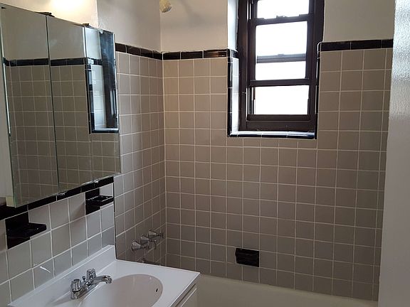 5th image of 7363 Bell Blvd APT 5N