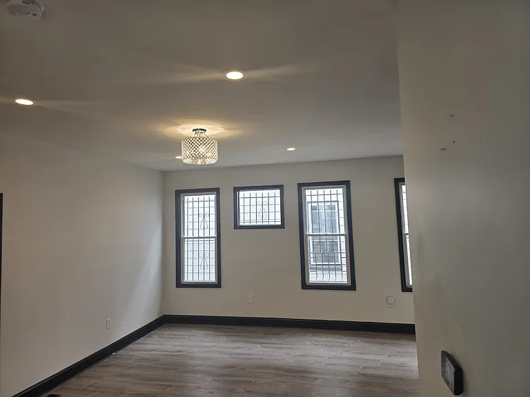 653 S 20th St #1 — Photo 11