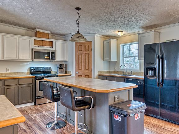 5th image of 879 Lookout Tower Rd