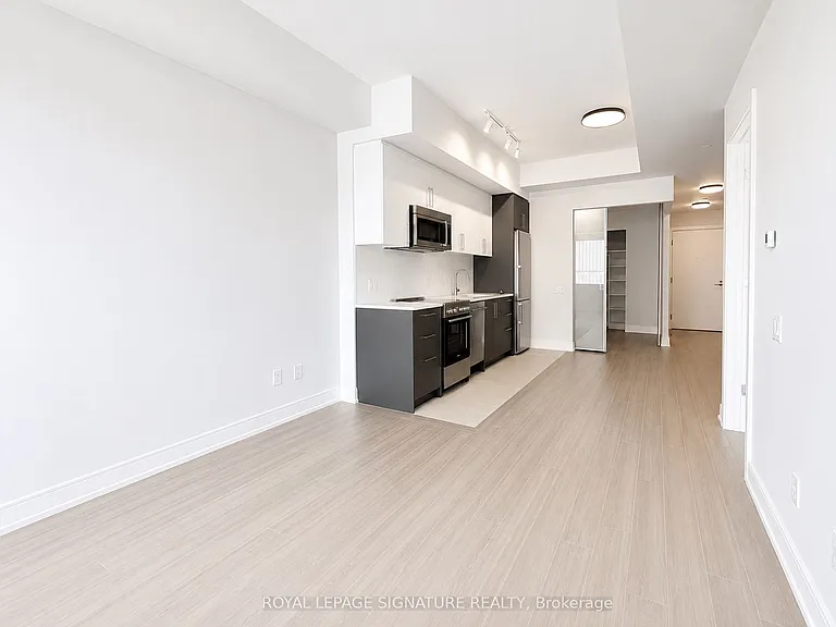 664 Spadina Ave #404 — Photo 8