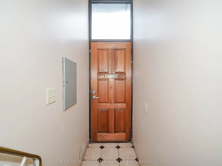 1378 Danforth Ave S #1 — Photo 10