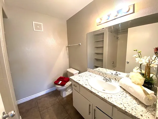 7885 W Flamingo Rd — Photo 16