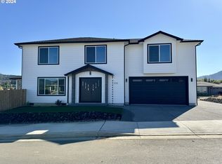 110 Coles Valley St, Sutherlin, OR