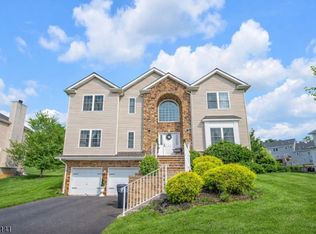 6 Jacob Way, Lopatcong Twp., NJ 08865