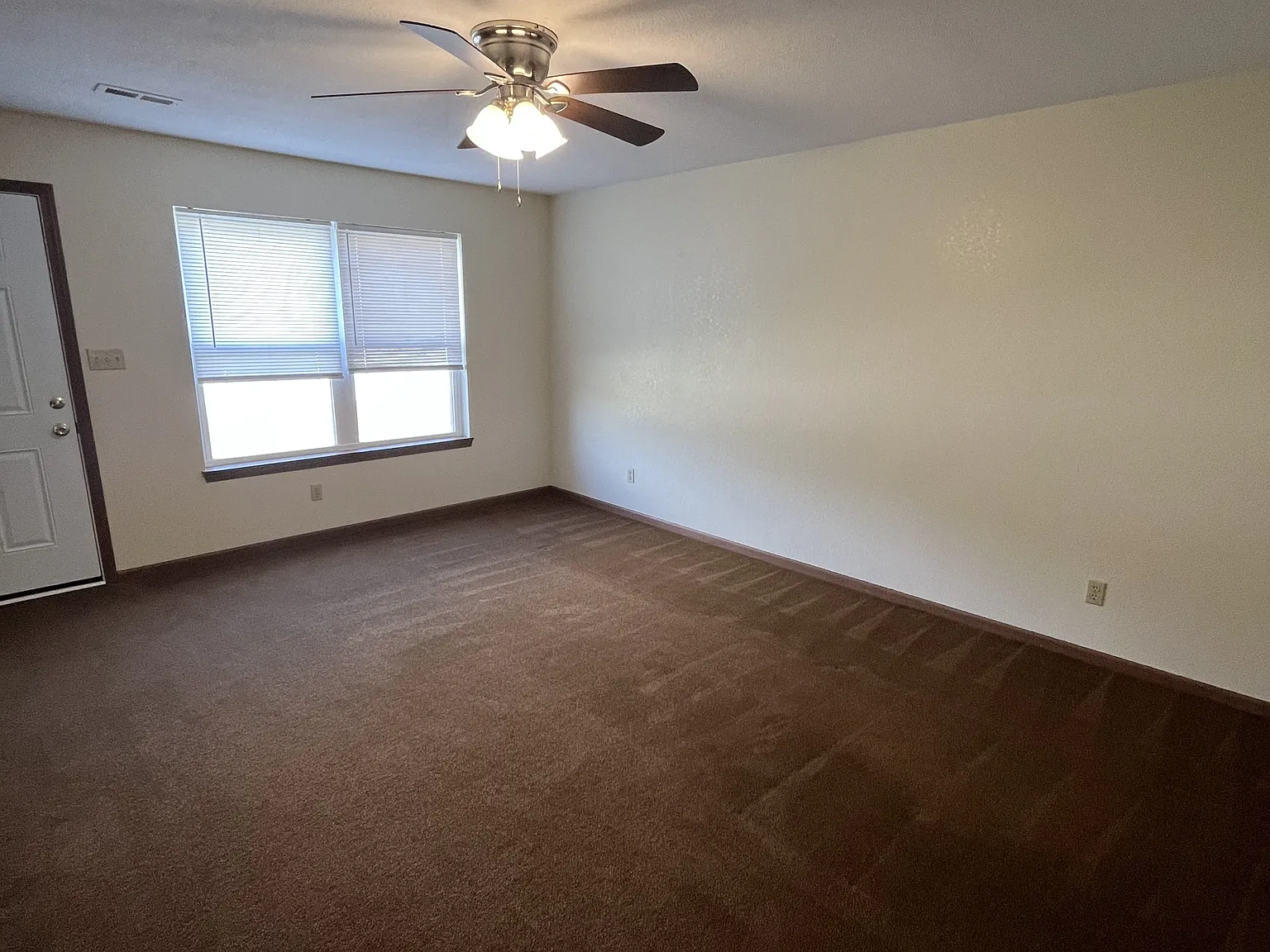 806 Foster Lane - C — Photo 3