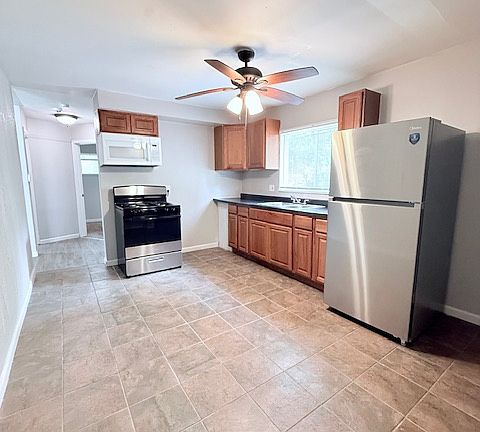 4th image of 10404 Earl Dr