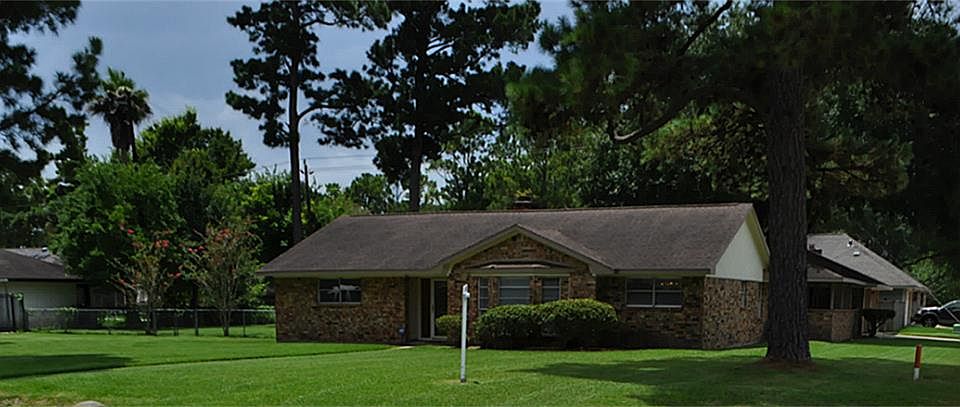 1st image of 2106 E Washington Irving Dr