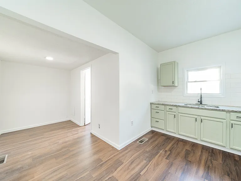 1701 Fletcher Ave #B — Photo 4