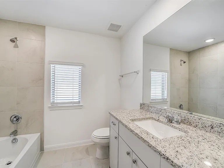 11928 Lakewood West Dr — Photo 18