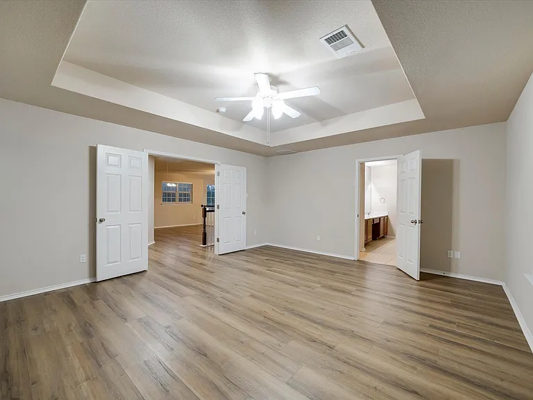 185 Hometown Pkwy — Photo 31