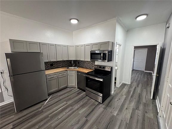 3rd image of 1219-21 S Clark St