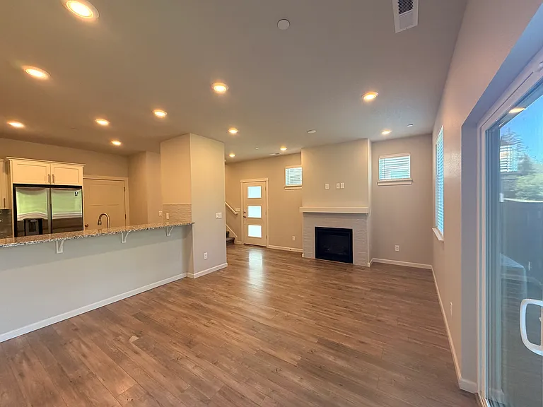 4300 S Laughing Water Cir — Photo 7