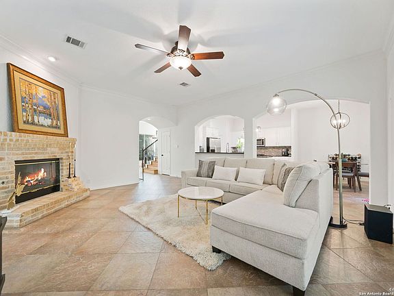 5th image of 614 Cypress Trl