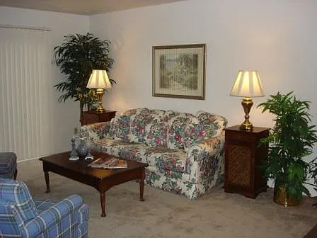 Oakbrook Gardens — Photo 12
