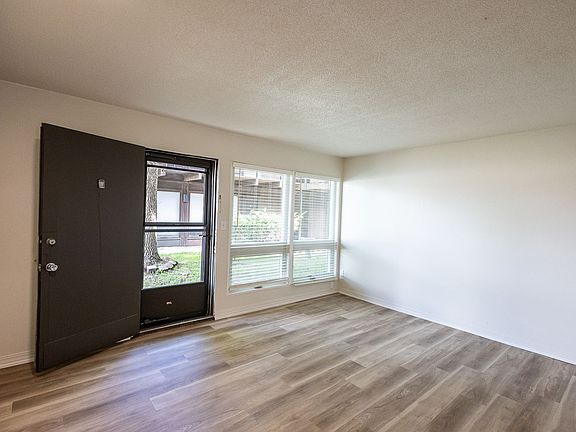 2nd image of 104 S 8th St APT 1