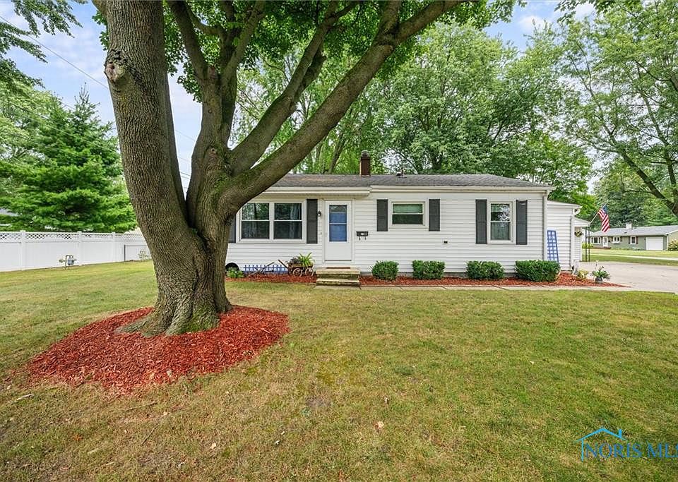 1st image of 11 Orchard Dr