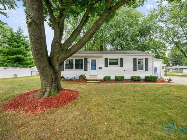 11 Orchard Dr, Waterville, OH 43566