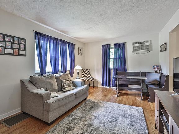 4th image of 7482 Gracely Dr