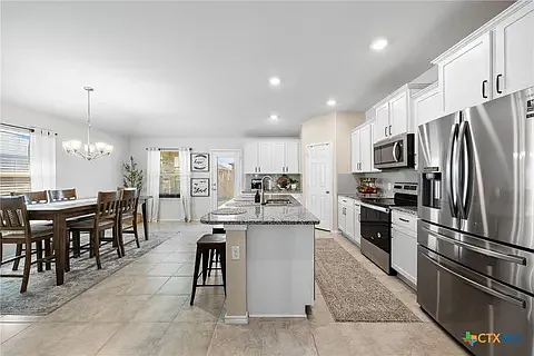 3 bed, 2024 sqft, $2,300 — Photo 4