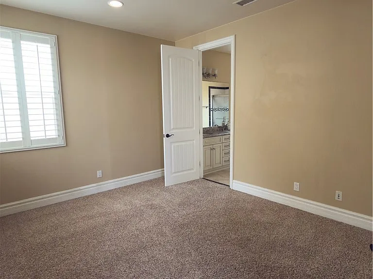 211 Chicago Ave — Photo 13
