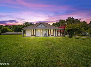 963 Leadmine Rd, White Pine, TN 37890