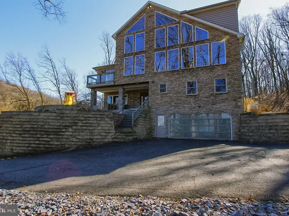 844 Sand Hill Rd, Hershey, PA 17033