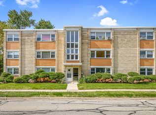 50 W Avenue 1n, Riverside, IL 60546