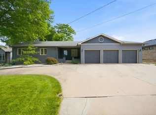 9221 W Douglas Ave, Wichita, KS 67209