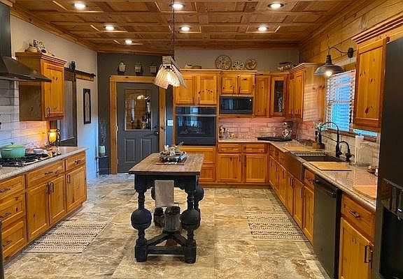 5th image of 3391 Indian Springs Ct