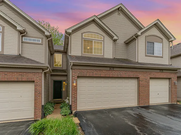 977 Parkhill Cir, Aurora, IL 60502