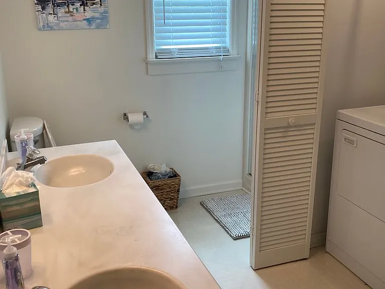 2108 Ion Ave — Photo 8